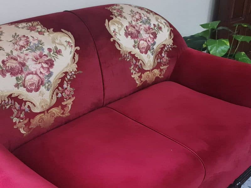 Sofa For sale in excellent condition 5