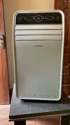 Portable AC, 1 year used and New condition