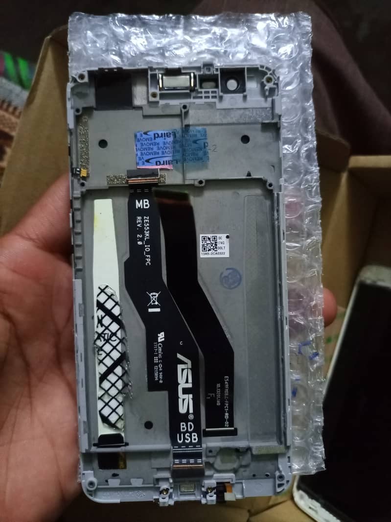 ASUS Zenfone 3 Max ZE553KL Panel 2