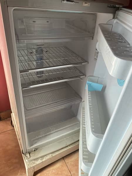 L. G NO FROST refrigerator 2