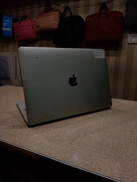apple macbook Air 2020 m1 chip space grey 6