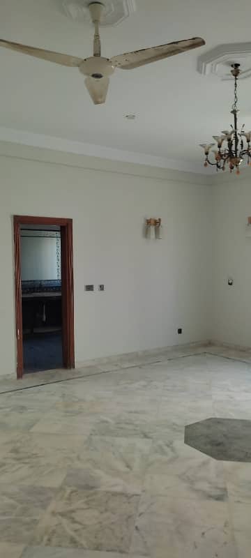1700 yards Bungalow for rent 7 bedrooms attached bathrooms 10