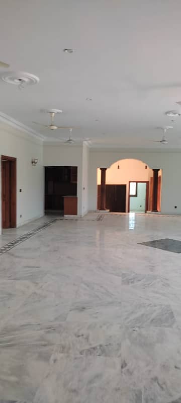 1700 yards Bungalow for rent 7 bedrooms attached bathrooms 16