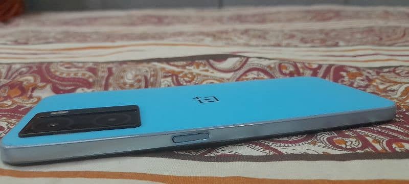 Selling Oneplus in good condition. 2