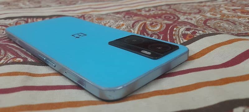Selling Oneplus in good condition. 4