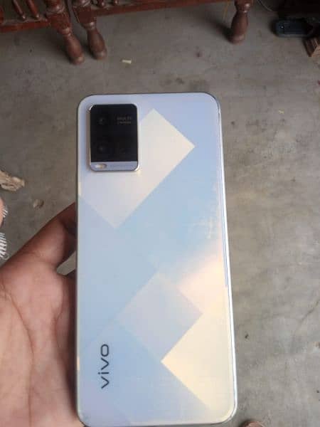 vivo Y21.4/64 with box charger 4