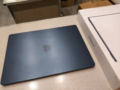 apple MacBook air 2022 m2 chip midnight blue 8 gb ram 256ssd 0