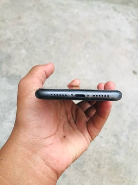 iphone 11 Not PTA with box and charger 3