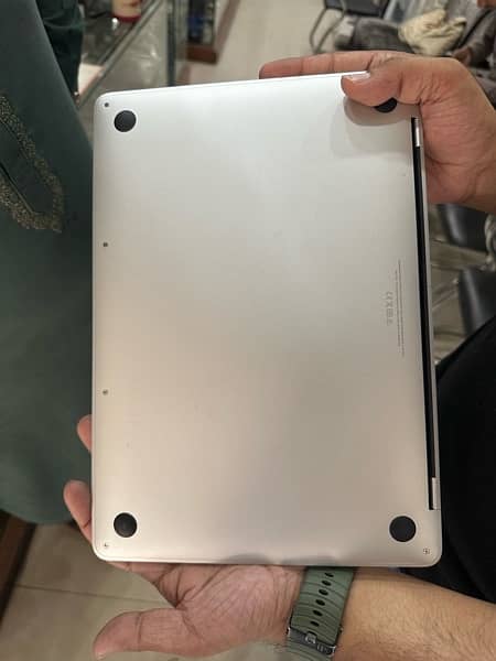 MacBook Pro late 2019 16/256gbCore i7 13 inches touchbar Apple Laptop 6