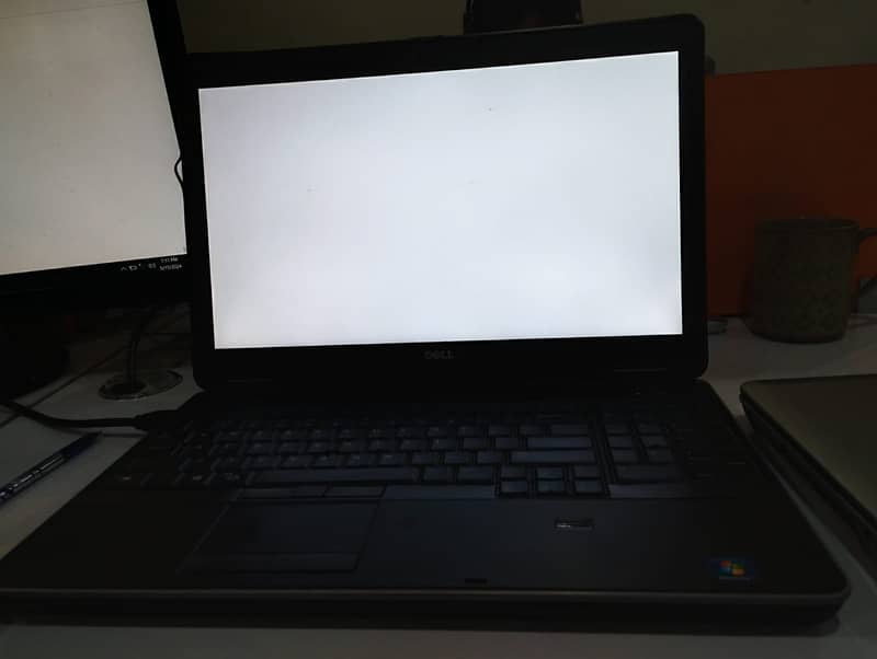 Dell E6540 Latitude 0