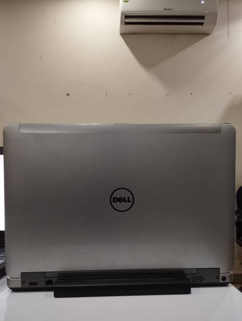 Dell E6540 Latitude 2