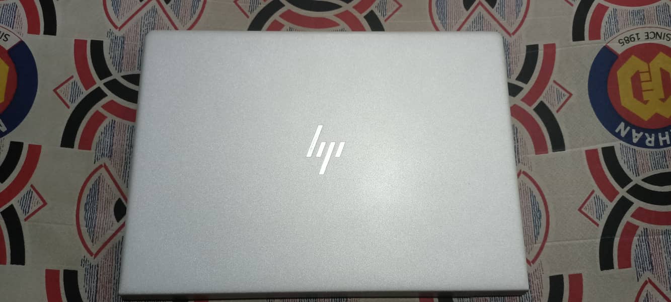 HP Elitebook new logo i5 8gen 8ram 256rom, scratchless condition 12