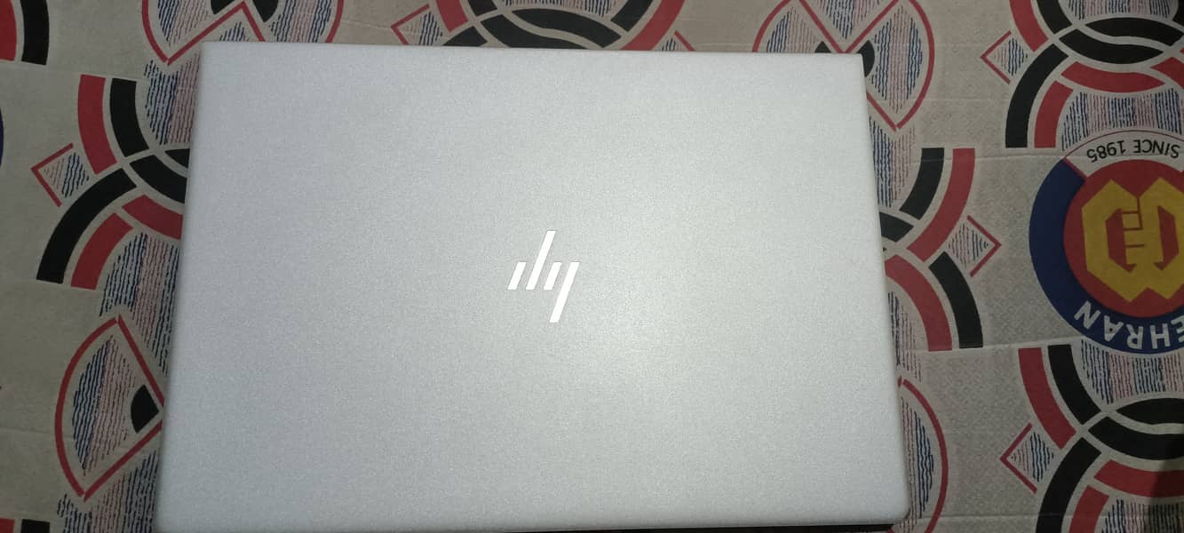 HP Elitebook new logo i5 8gen 8ram 256rom, scratchless condition 13