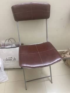 foldable chairs bilkul new h  6 chairs best condition call 03392001291