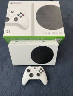 xbox series S brand new only few day used 0