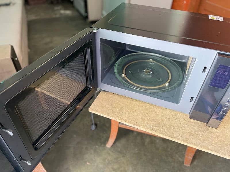 Homag microwave oven new condition 1 month use 3