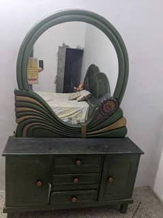 Double Bed and dressing table 0