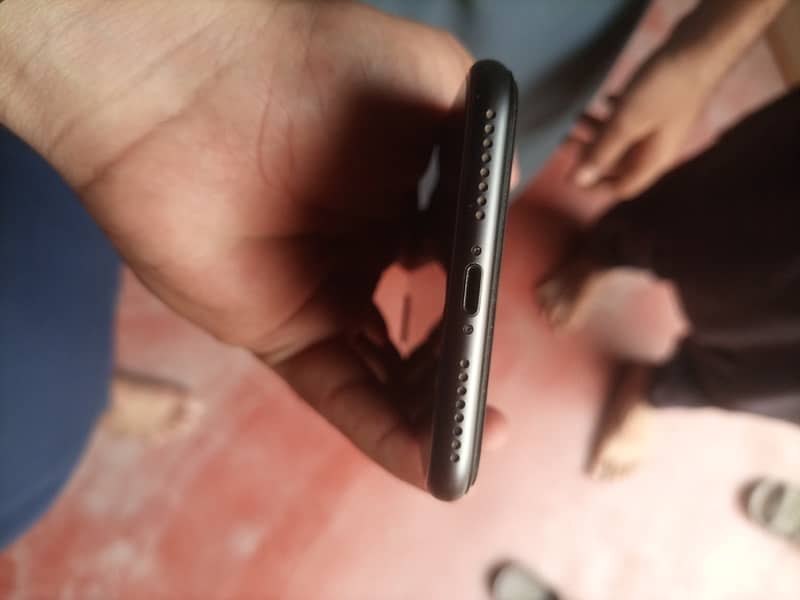 iphone 8 plus 128 GB Factory Unlock 4