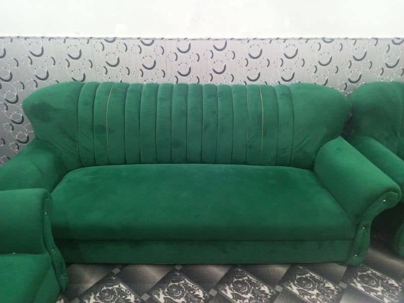 7 Seater sofa set For sale Very Good Condition 3