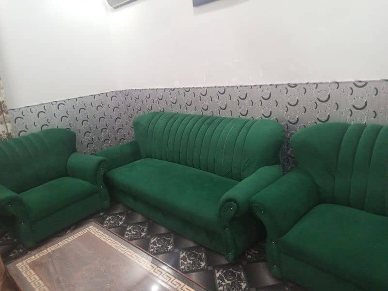 7 Seater sofa set For sale Very Good Condition 4