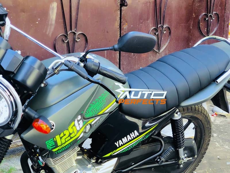 Yamaha YBR 125, Honda CB150 etc Custom bike seat cover cushion leather 2