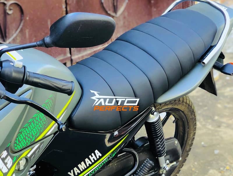 Yamaha YBR 125, Honda CB150 etc Custom bike seat cover cushion leather 3