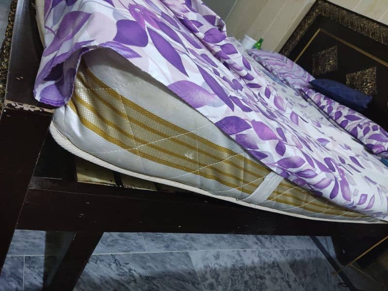 Queen size bed with mattress for sale in good condition 5