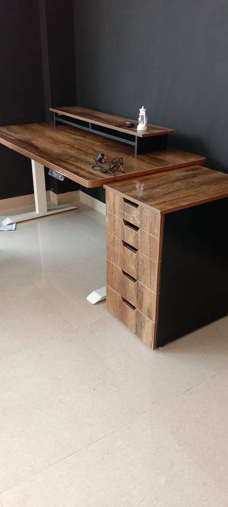Standing Desk/Electric Table/Height Adjustable Desk 1