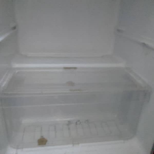 Refrigerator with Freezer - In Great Condition. 8