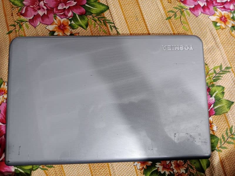 Laptop for sale core i3 / Toshiba 1