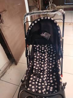 Almost new Pram for sale 0