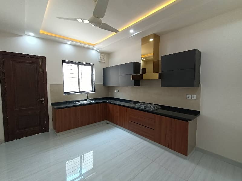 1 kanal modern furnished house for sale in PCSIR 2 39