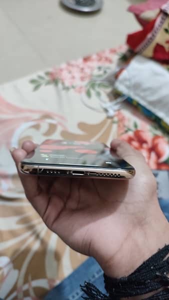 iphone xs max 64gb all ok with box 2