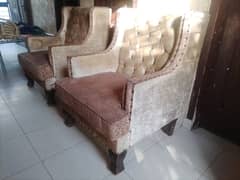 Royal Design Tufted Sofa Set - 7 Seater with Table on Urgent Sale