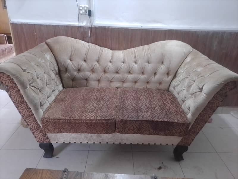 Sale 7 Seater sofa set with cusions & table 6