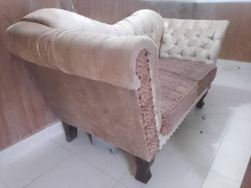Sale 7 Seater sofa set with cusions & table 7