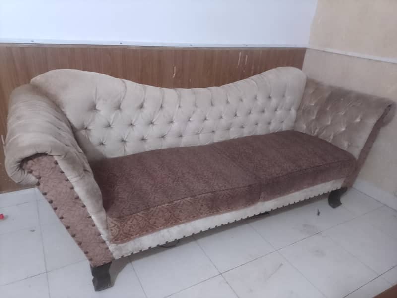 Sale 7 Seater sofa set with cusions & table 8