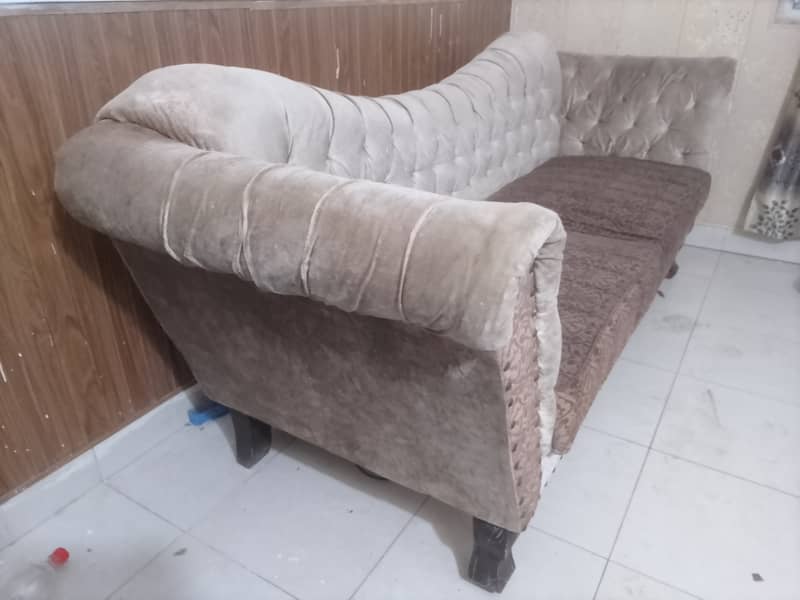 Sale 7 Seater sofa set with cusions & table 9