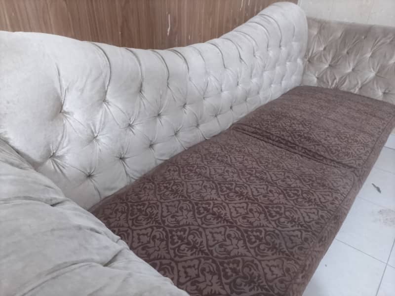 Sale 7 Seater sofa set with cusions & table 11