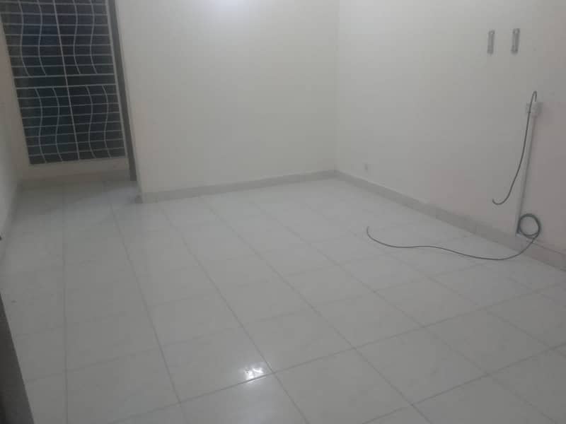10 MARLA LOWER PORTION FOR RENT WITH MINIMUM RENT IN PHASE 8 6