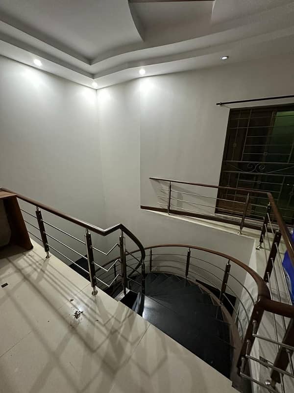 1 Kanal Upper PORTION Like A Brand new Portion Available for Rent in DHA Phase 4 GG BLOCK 3