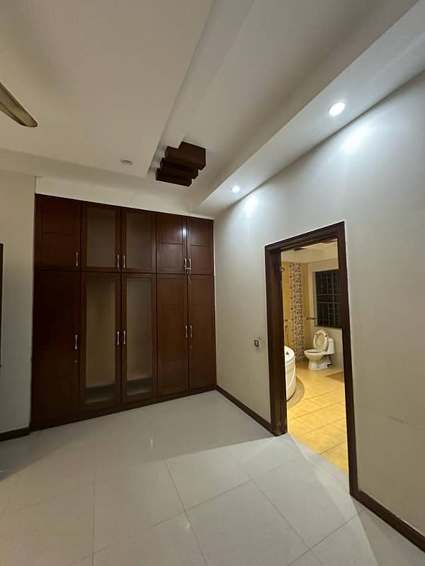 1 Kanal Upper PORTION Like A Brand new Portion Available for Rent in DHA Phase 4 GG BLOCK 7