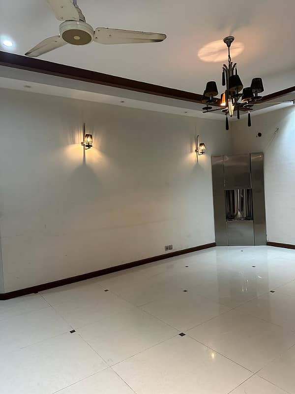1 Kanal Upper PORTION Like A Brand new Portion Available for Rent in DHA Phase 4 GG BLOCK 8
