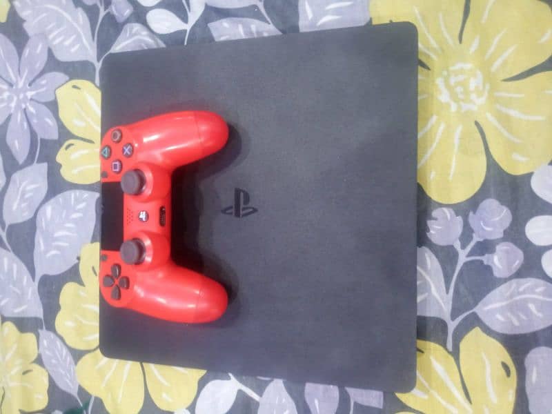 PLAYSTATION 4 SLIM 4