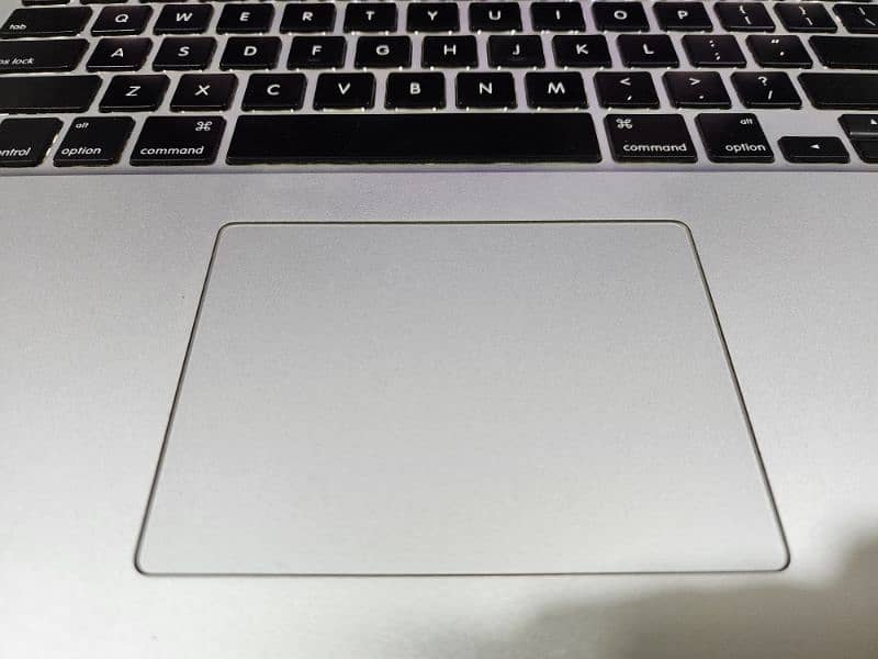 Apple Macbook Pro 15 inch 2015 1tb 16gb 2gb Radeon 7