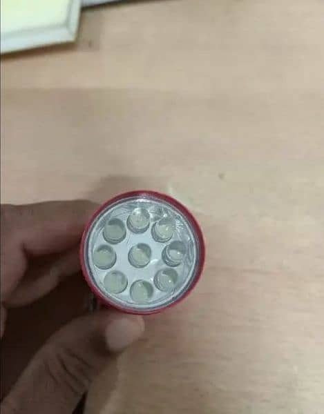Kodak 9 LED flashlight with blinking problems 2