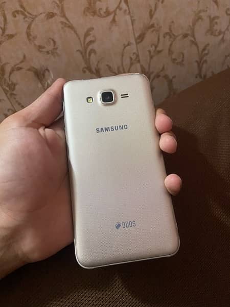 Samsung Galaxy j7 core 1