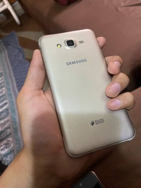 Samsung Galaxy j7 core 2