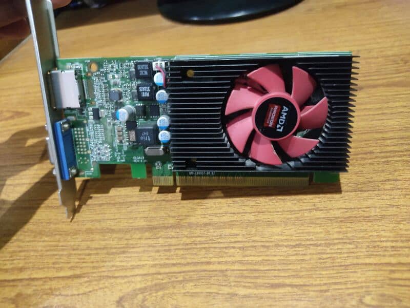 AMD Radeon R5 430 | 1gb gddr5 3