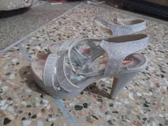 bridal heel ,7 in size